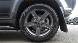 2024 (24) LAND ROVER DEFENDER 3.0 D300 X-Dynamic SE 110 5dr Auto 5195194