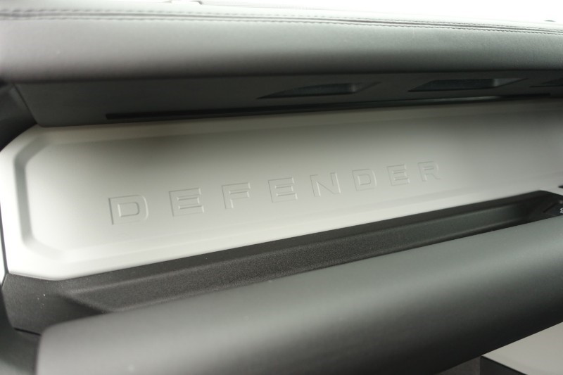 2024 (24) LAND ROVER DEFENDER 3.0 D300 X-Dynamic SE 110 5dr Auto 5195229