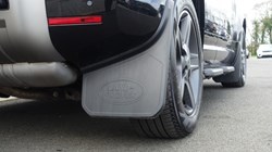 2024 (24) LAND ROVER DEFENDER 3.0 D300 X-Dynamic SE 110 5dr Auto 5195188