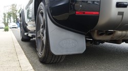 2024 (24) LAND ROVER DEFENDER 3.0 D300 X-Dynamic SE 110 5dr Auto 5195193