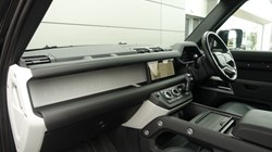 2024 (24) LAND ROVER DEFENDER 3.0 D300 X-Dynamic SE 110 5dr Auto 5195228