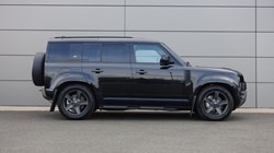 2024 (24) LAND ROVER DEFENDER 3.0 D300 X-Dynamic SE 110 5dr Auto 5195168