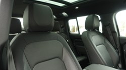 2024 (24) LAND ROVER DEFENDER 3.0 D300 X-Dynamic SE 110 5dr Auto 5195213