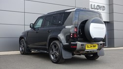 2024 (24) LAND ROVER DEFENDER 3.0 D300 X-Dynamic SE 110 5dr Auto 5195165