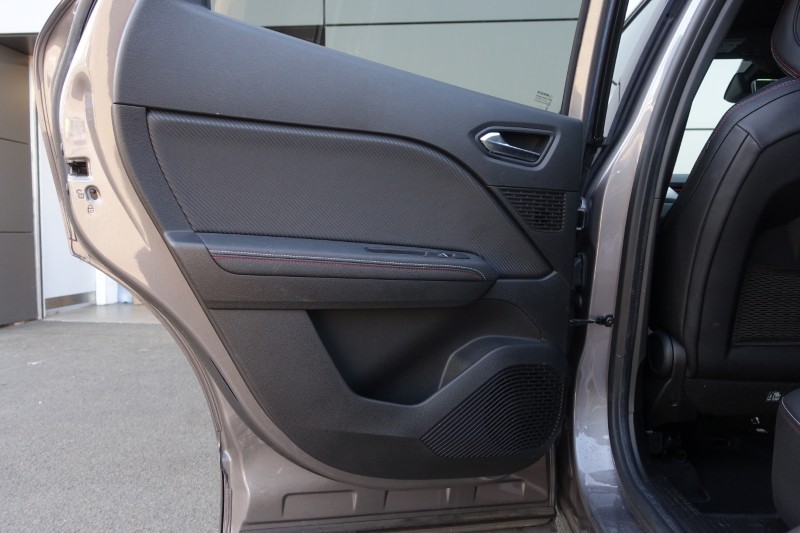 2022 (22) RENAULT CAPTUR 1.3 Mild hybrid 140 R.S. Line 5dr 5335923