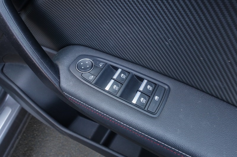 2022 (22) RENAULT CAPTUR 1.3 Mild hybrid 140 R.S. Line 5dr 5335919