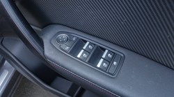 2022 (22) RENAULT CAPTUR 1.3 Mild hybrid 140 R.S. Line 5dr 5335919