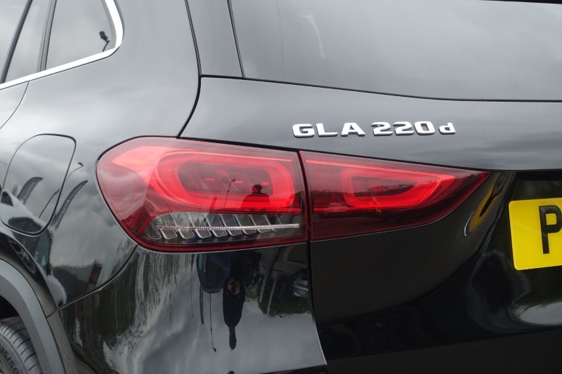 2021 (71) MERCEDES-BENZ GLA 220d 4Matic AMG Line Premium Plus 5dr Auto 5346746
