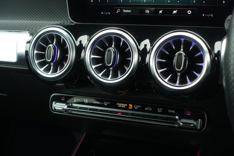 2022 (22) MERCEDES-BENZ GLB 220d 4Matic AMG Line Premium 5dr 8G-Tronic 5215233