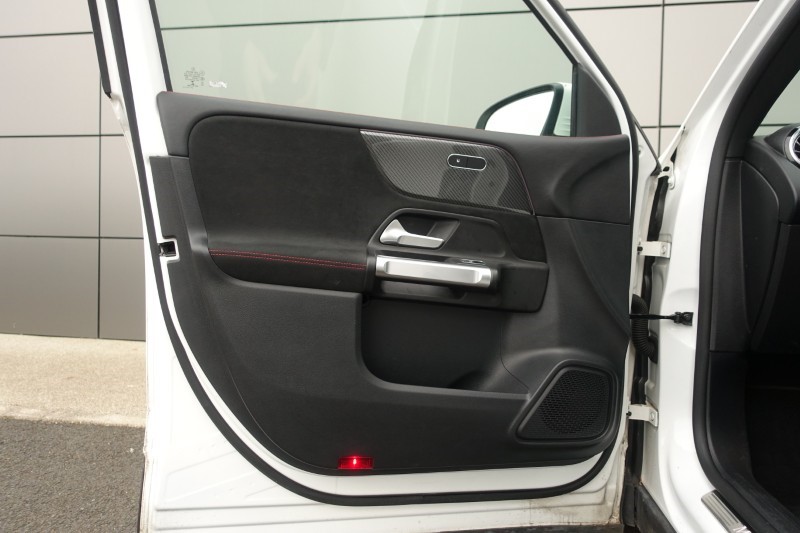 2022 (22) MERCEDES-BENZ GLB 220d 4Matic AMG Line Premium 5dr 8G-Tronic 5215249