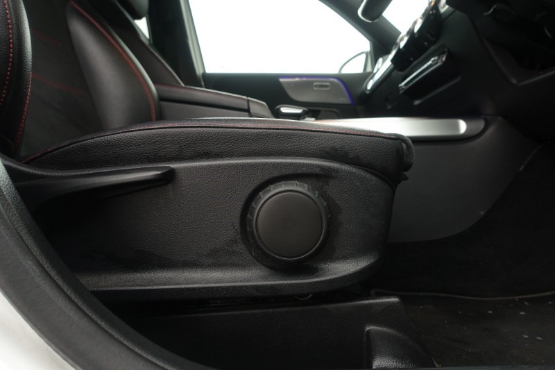 2022 (22) MERCEDES-BENZ GLB 220d 4Matic AMG Line Premium 5dr 8G-Tronic 5215238