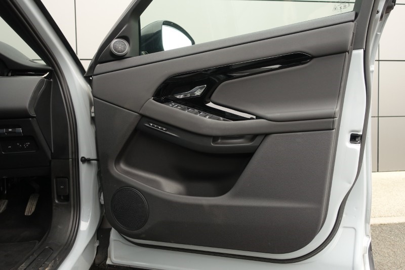 2024 (24) LAND ROVER RANGE ROVER EVOQUE 2.0 D165 S 5dr 2WD 5211037