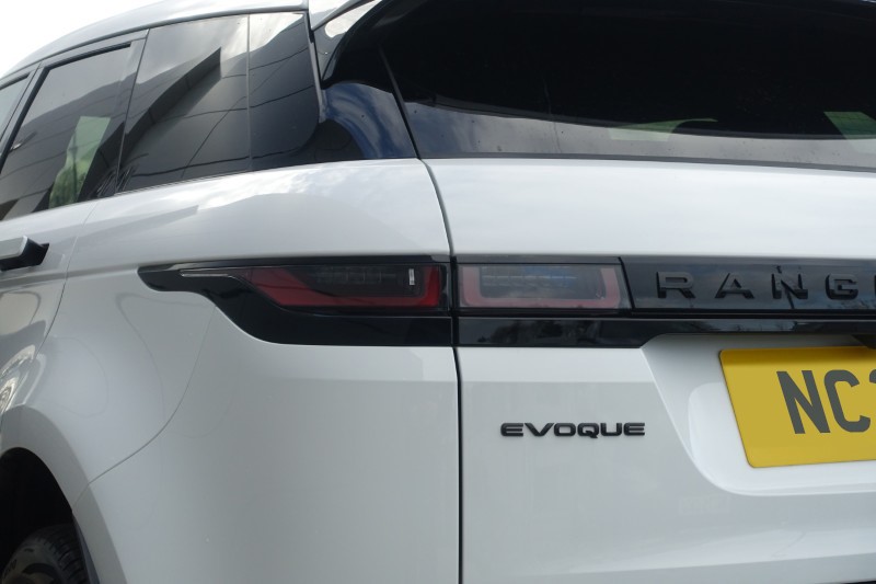 2023 (23) LAND ROVER RANGE ROVER EVOQUE 2.0 D200 R-Dynamic SE 5dr Auto 5250340