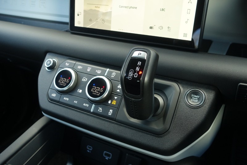 2024 (24) LAND ROVER DEFENDER 3.0 D250 XS Edition 110 5dr Auto 5256477