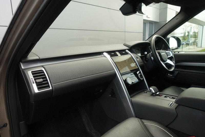 2023 (23) LAND ROVER DISCOVERY 3.0 D300 R-Dynamic HSE 5dr Auto 5235295