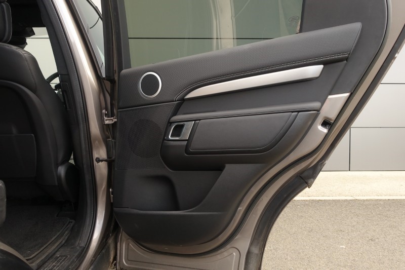 2023 (23) LAND ROVER DISCOVERY 3.0 D300 R-Dynamic HSE 5dr Auto 5235287