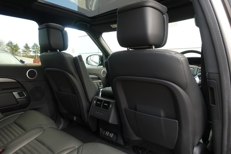 2023 (23) LAND ROVER DISCOVERY 3.0 D300 R-Dynamic HSE 5dr Auto 5235288