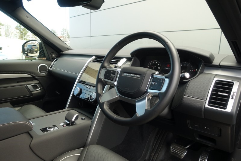 2023 (23) LAND ROVER DISCOVERY 3.0 D300 R-Dynamic HSE 5dr Auto 5235279