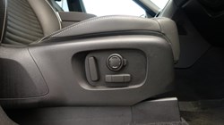 2023 (23) LAND ROVER DISCOVERY 3.0 D300 R-Dynamic HSE 5dr Auto 5235282