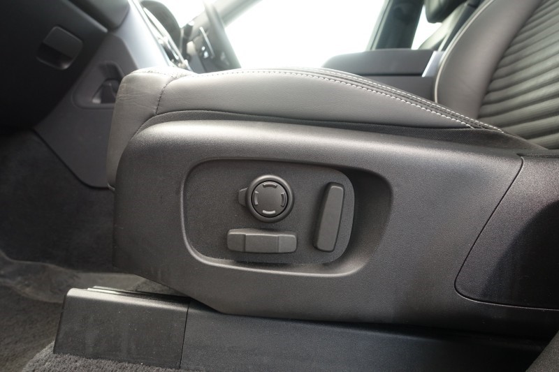 2023 (23) LAND ROVER DISCOVERY 3.0 D300 R-Dynamic HSE 5dr Auto 5235296