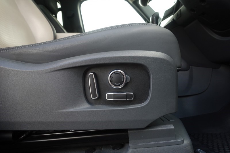 2023 (73) LAND ROVER DEFENDER 3.0 D300 X-Dynamic HSE 130 5dr Auto [8 Seat] 5234814