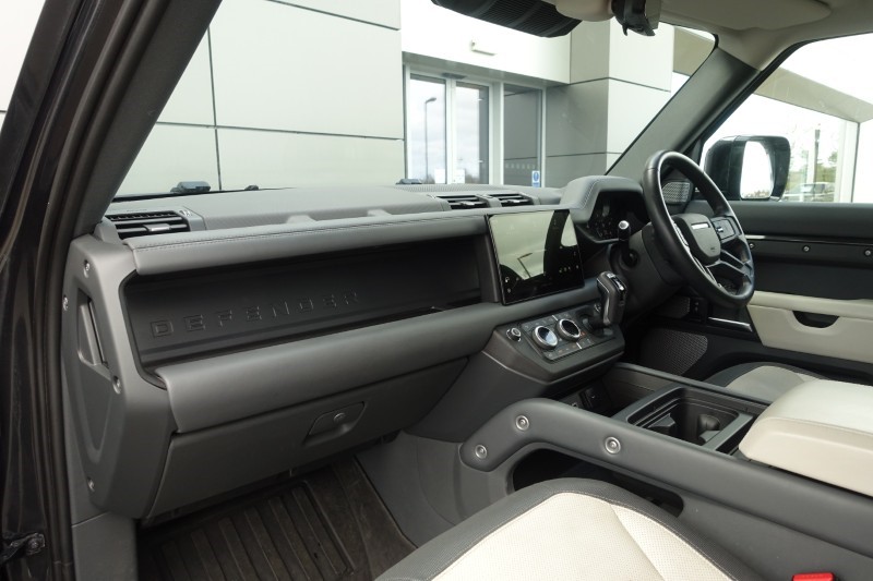 2023 (73) LAND ROVER DEFENDER 3.0 D300 X-Dynamic HSE 130 5dr Auto [8 Seat] 5234830