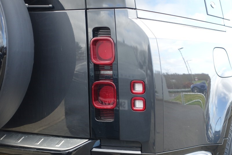 2023 (73) LAND ROVER DEFENDER 3.0 D300 X-Dynamic HSE 130 5dr Auto [8 Seat] 5234841