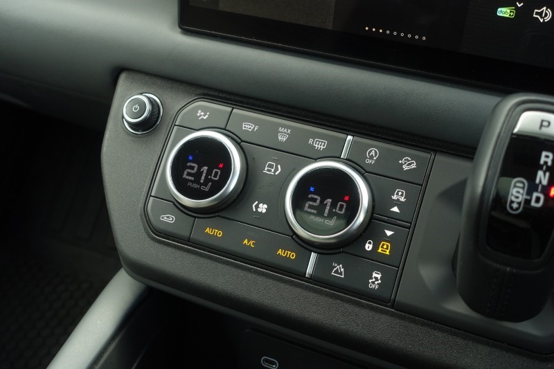 2023 (73) LAND ROVER DEFENDER 3.0 D300 X-Dynamic HSE 130 5dr Auto [8 Seat] 5234809