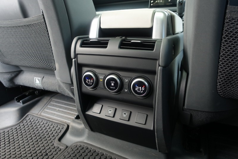 2023 (73) LAND ROVER DEFENDER 3.0 D300 X-Dynamic HSE 130 5dr Auto [8 Seat] 5234791