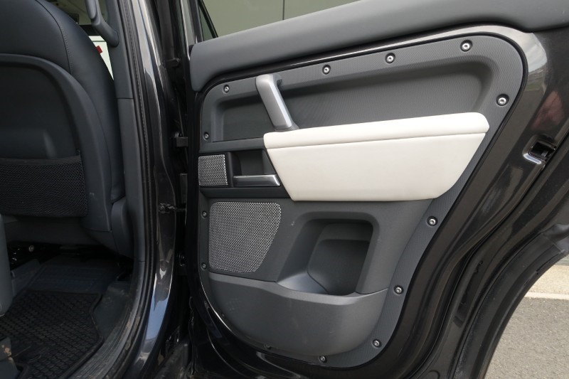 2023 (73) LAND ROVER DEFENDER 3.0 D300 X-Dynamic HSE 130 5dr Auto [8 Seat] 5234818