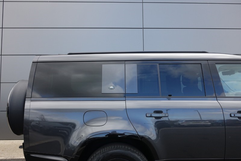 2023 (73) LAND ROVER DEFENDER 3.0 D300 X-Dynamic HSE 130 5dr Auto [8 Seat] 5234839