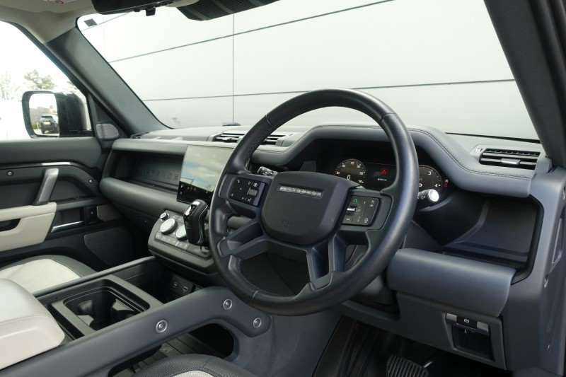 2023 (73) LAND ROVER DEFENDER 3.0 D300 X-Dynamic HSE 130 5dr Auto [8 Seat] 5234810