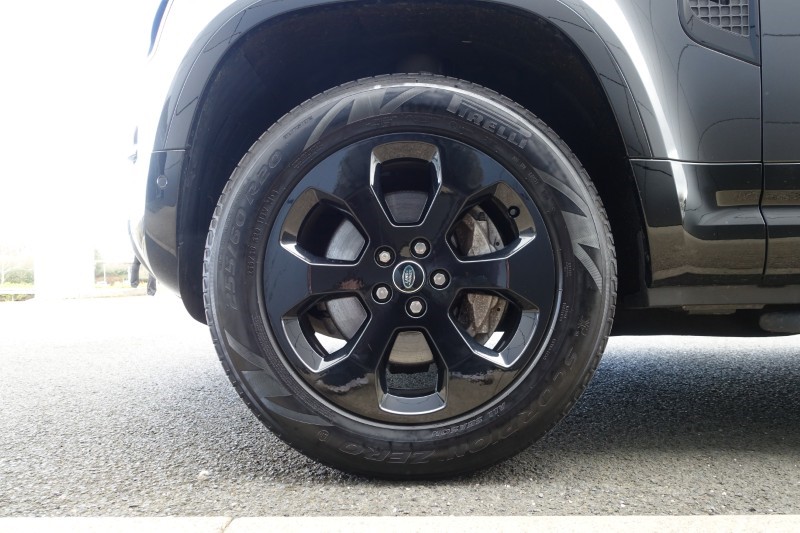 2023 (73) LAND ROVER DEFENDER 3.0 D300 X-Dynamic HSE 130 5dr Auto [8 Seat] 5234847