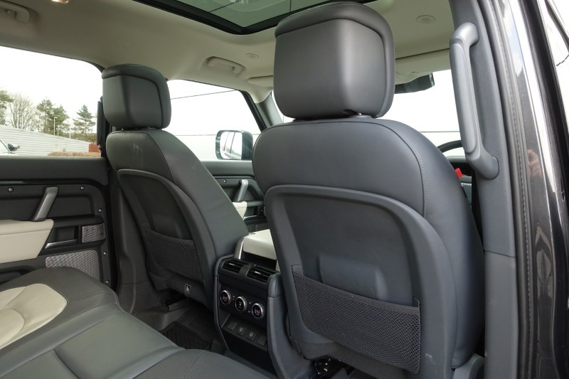 2023 (73) LAND ROVER DEFENDER 3.0 D300 X-Dynamic HSE 130 5dr Auto [8 Seat] 5234819