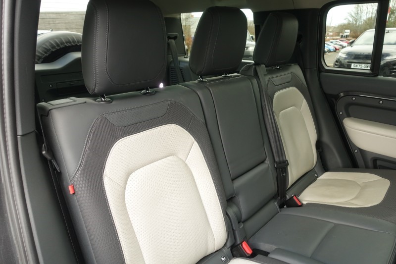 2023 (73) LAND ROVER DEFENDER 3.0 D300 X-Dynamic HSE 130 5dr Auto [8 Seat] 5234820