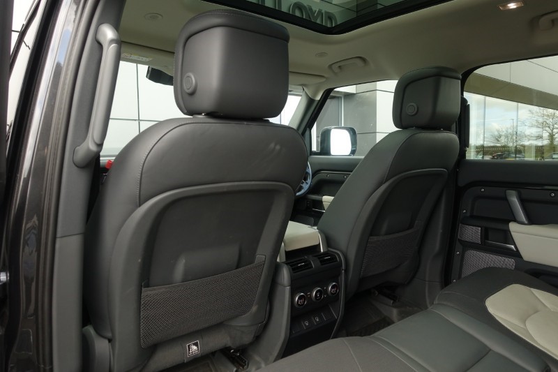 2023 (73) LAND ROVER DEFENDER 3.0 D300 X-Dynamic HSE 130 5dr Auto [8 Seat] 5234827