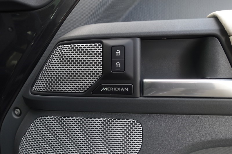 2023 (73) LAND ROVER DEFENDER 3.0 D300 X-Dynamic HSE 130 5dr Auto [8 Seat] 5234816