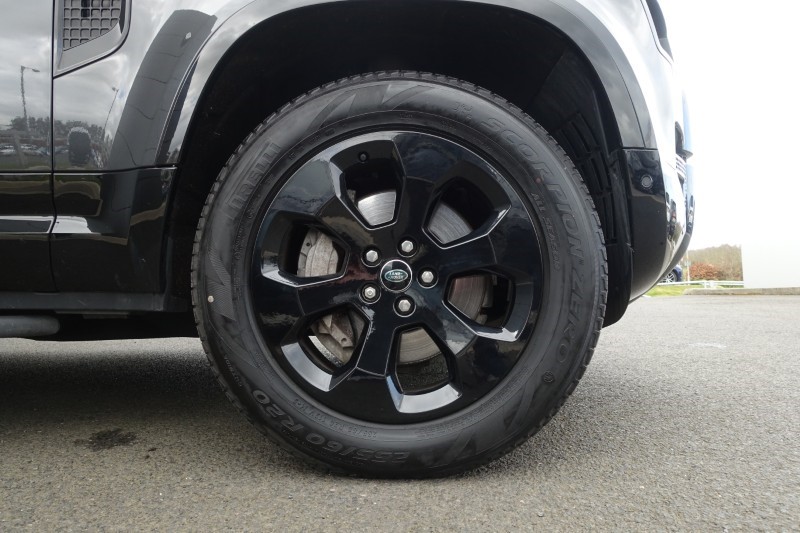 2023 (73) LAND ROVER DEFENDER 3.0 D300 X-Dynamic HSE 130 5dr Auto [8 Seat] 5234781