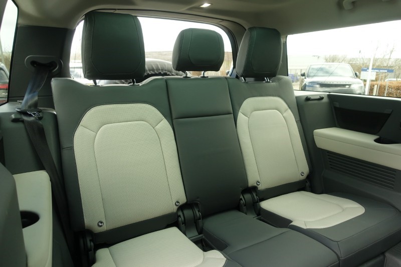 2023 (73) LAND ROVER DEFENDER 3.0 D300 X-Dynamic HSE 130 5dr Auto [8 Seat] 5234822