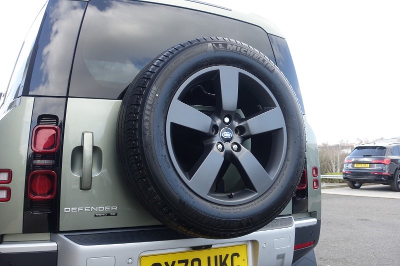 2020 (70) LAND ROVER DEFENDER 2.0 D240 SE 110 5dr Auto [6 Seat] 5228660