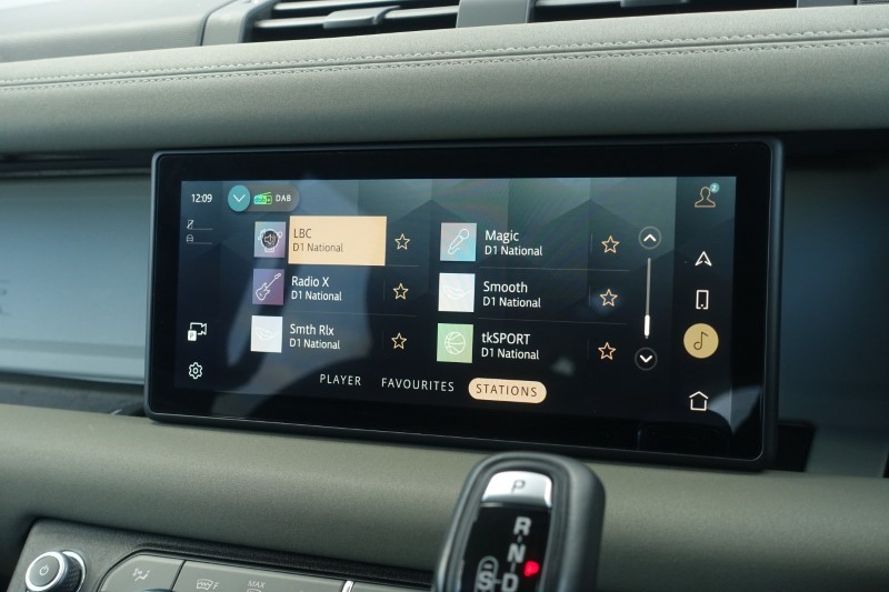 2020 (70) LAND ROVER DEFENDER 2.0 D240 SE 110 5dr Auto [6 Seat] 5228673