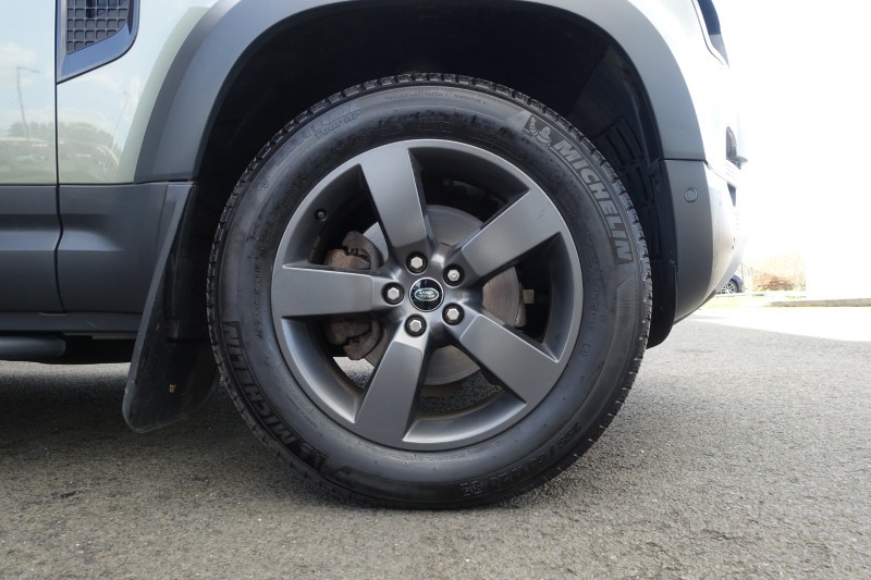 2020 (70) LAND ROVER DEFENDER 2.0 D240 SE 110 5dr Auto [6 Seat] 5228638