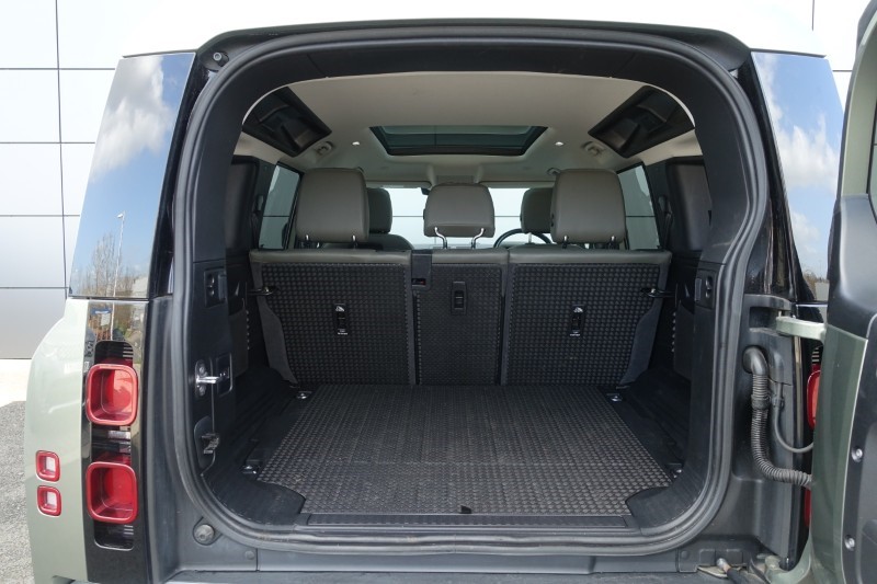 2020 (70) LAND ROVER DEFENDER 2.0 D240 SE 110 5dr Auto [6 Seat] 5228640