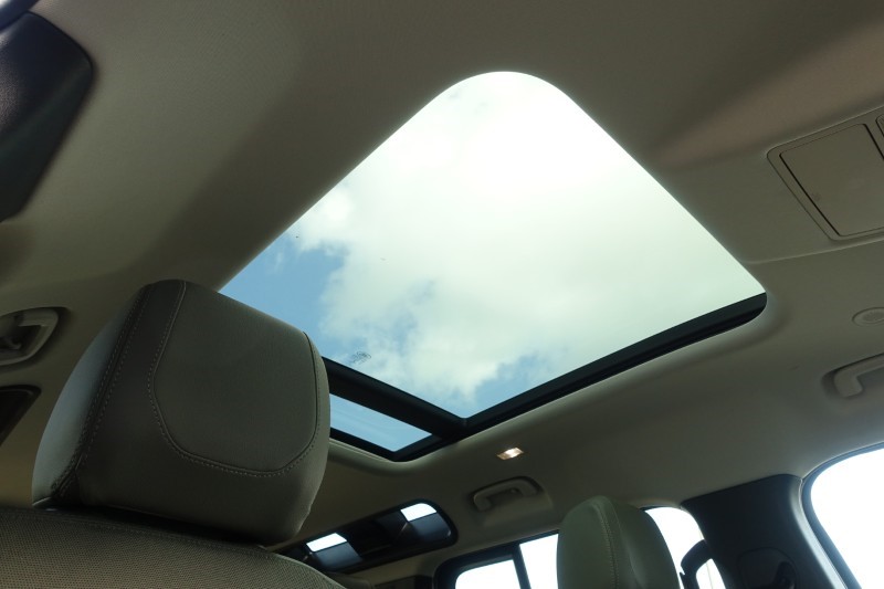 2020 (70) LAND ROVER DEFENDER 2.0 D240 SE 110 5dr Auto [6 Seat] 5228680