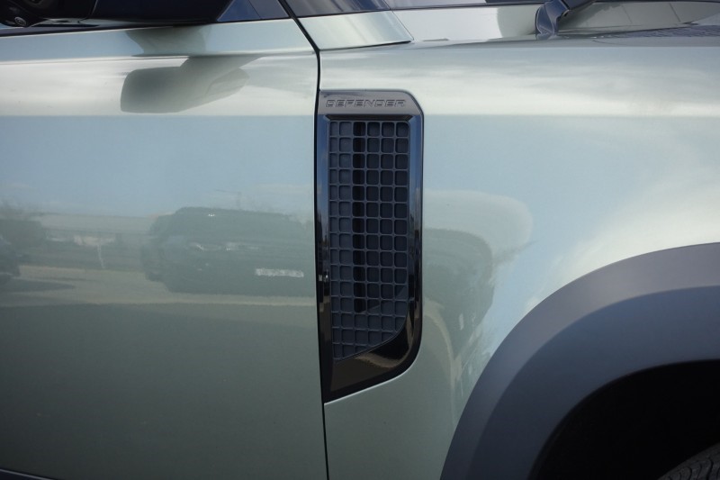 2020 (70) LAND ROVER DEFENDER 2.0 D240 SE 110 5dr Auto [6 Seat] 5228650