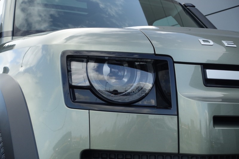 2020 (70) LAND ROVER DEFENDER 2.0 D240 SE 110 5dr Auto [6 Seat] 5228647