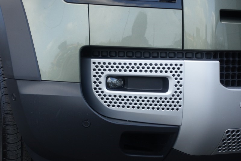 2020 (70) LAND ROVER DEFENDER 2.0 D240 SE 110 5dr Auto [6 Seat] 5228652