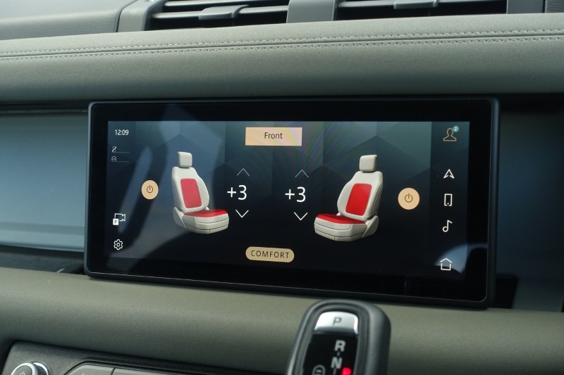 2020 (70) LAND ROVER DEFENDER 2.0 D240 SE 110 5dr Auto [6 Seat] 5228675