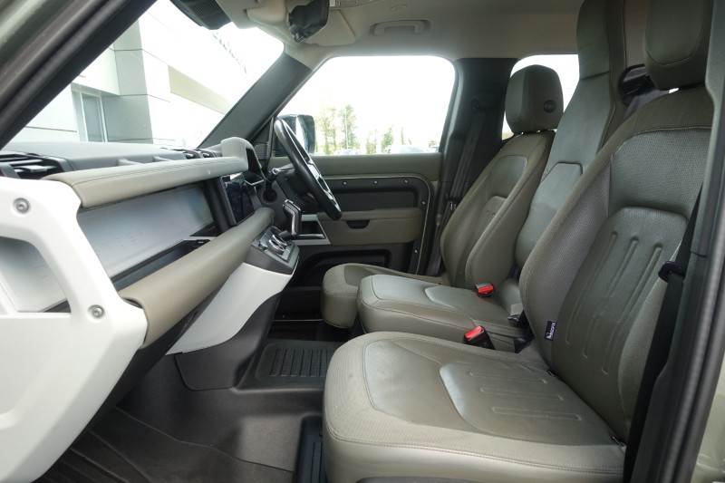 2020 (70) LAND ROVER DEFENDER 2.0 D240 SE 110 5dr Auto [6 Seat] 5228633