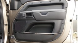 2026 (26) LAND ROVER DEFENDER 4.4 P635 Octa 110 5dr Auto 5204044